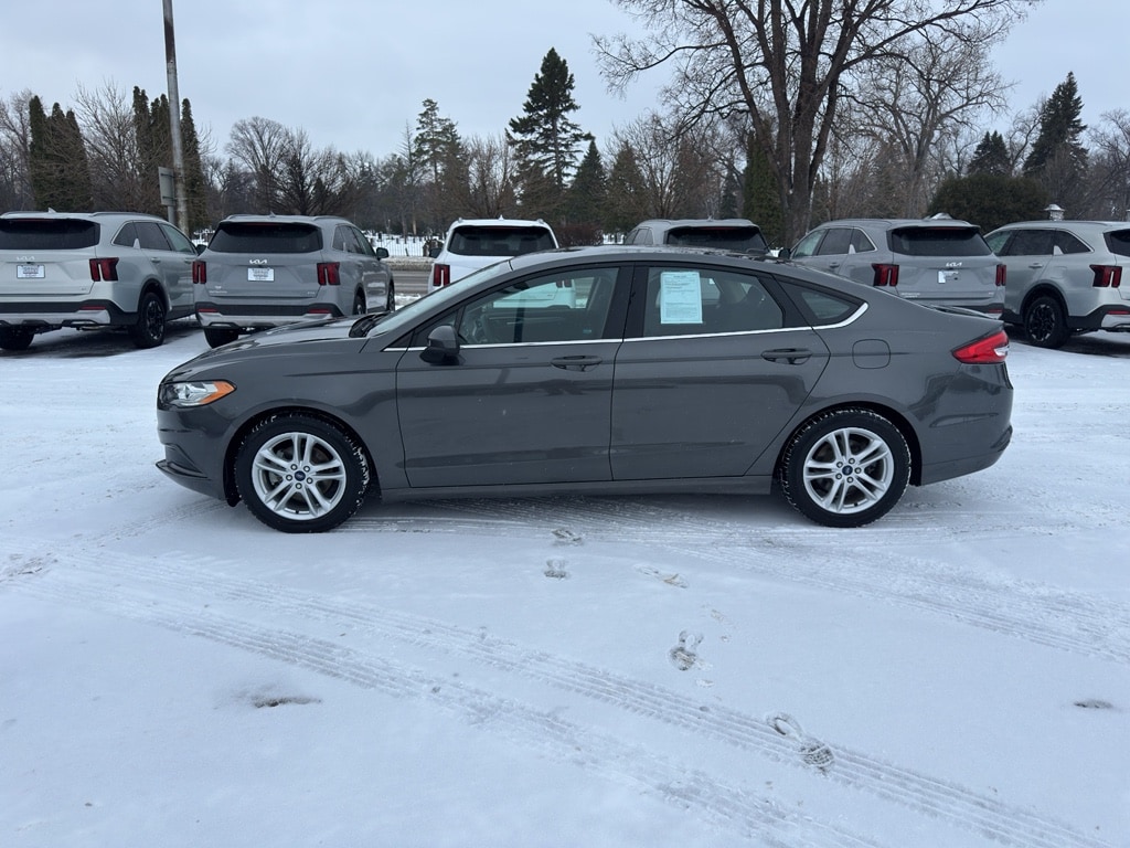 2018 Ford Fusion SE's photo