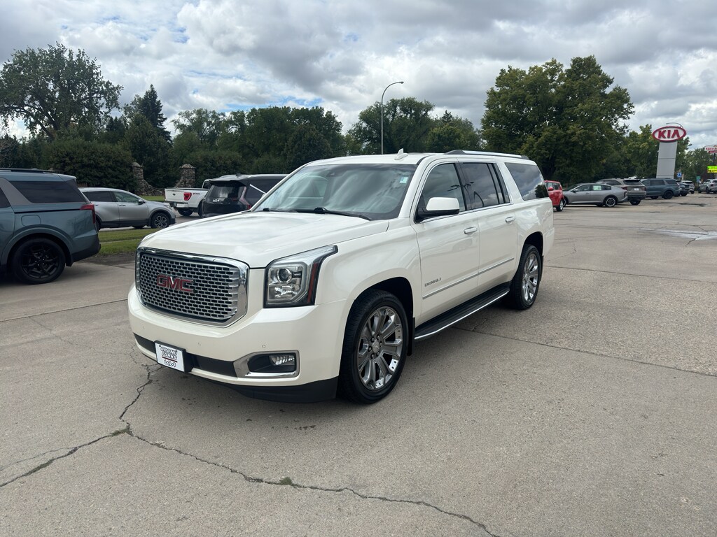 2015 Gmc Yukon XL 1500 Denali photo 2