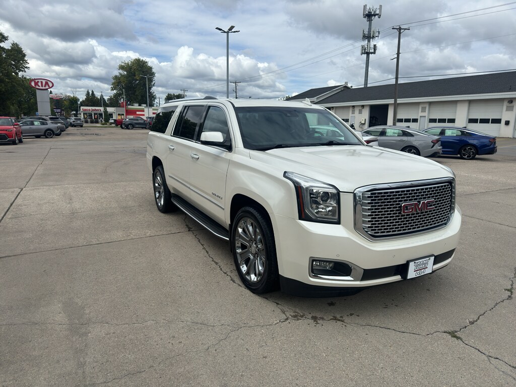 2015 Gmc Yukon XL 1500 Denali photo 4
