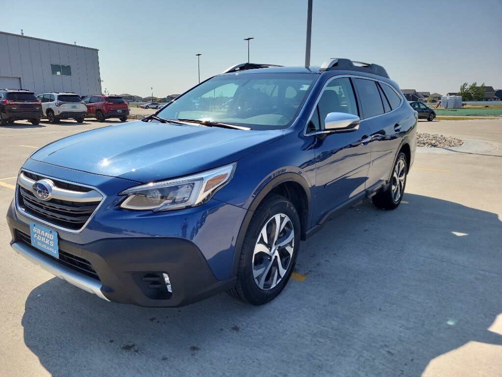 2022 Subaru Outback Touring photo 2