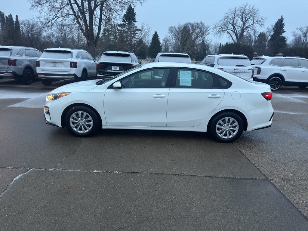 2021 Kia Forte FE's photo