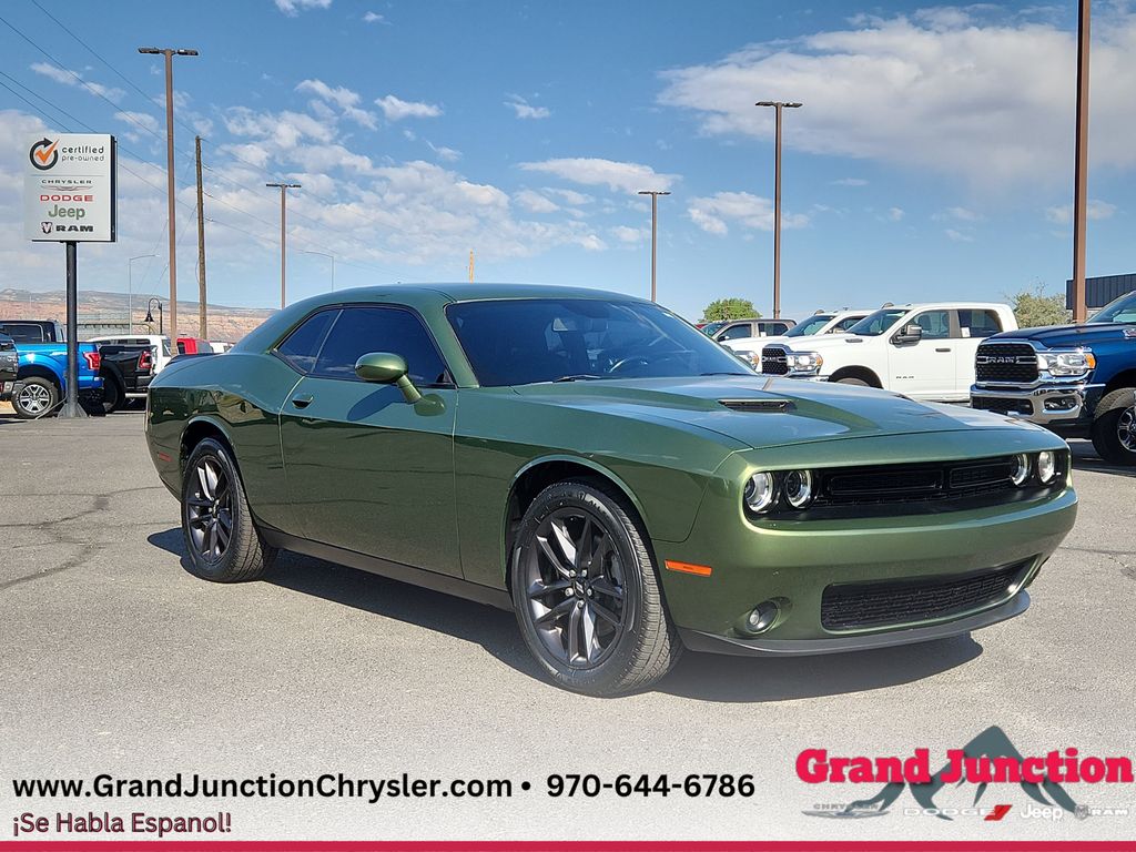 2022 Dodge Challenger SXT AWD