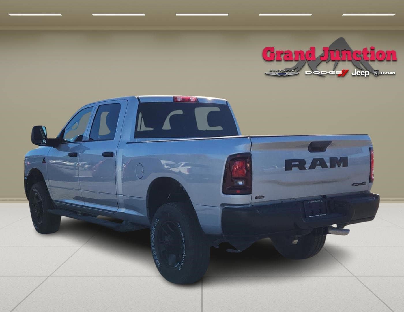 2026 RAM 2500 Tradesman - Photo 6