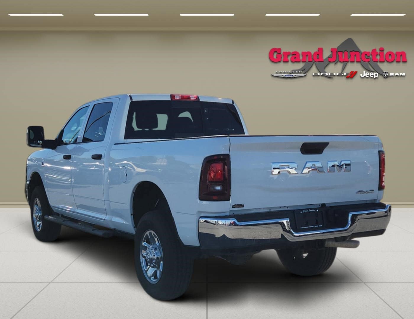 2026 RAM 2500 Tradesman - Photo 6