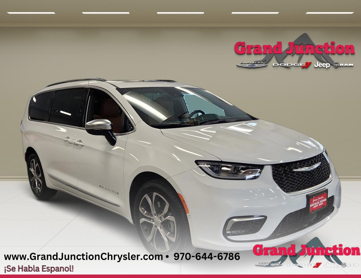 2026 Chrysler Pacifica Pinnacle AWD's photo