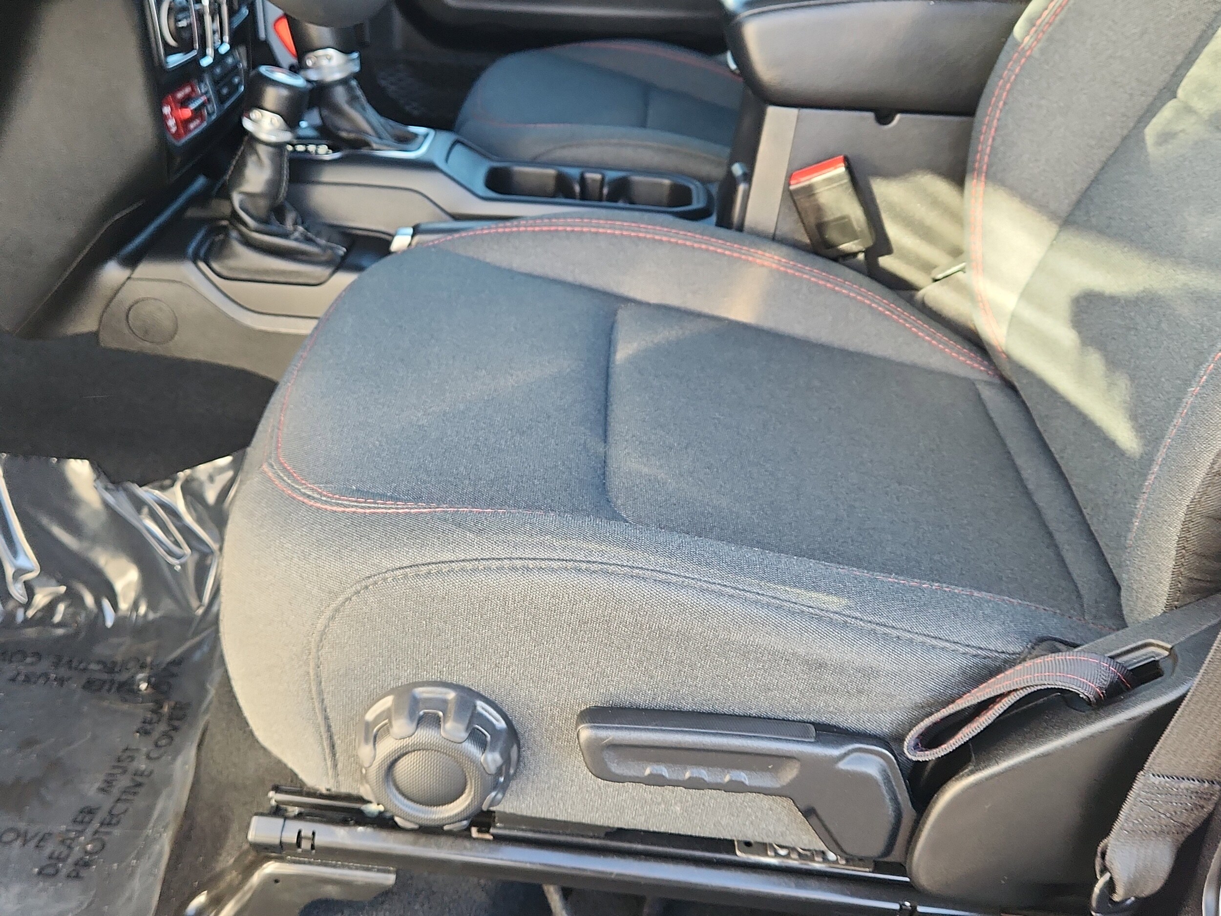 2024 Jeep Wrangler 4-Door Rubicon - Photo 10