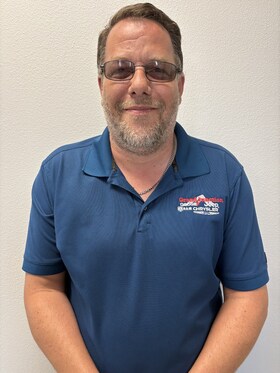 Staff member Robert Cross from fbe12b563108