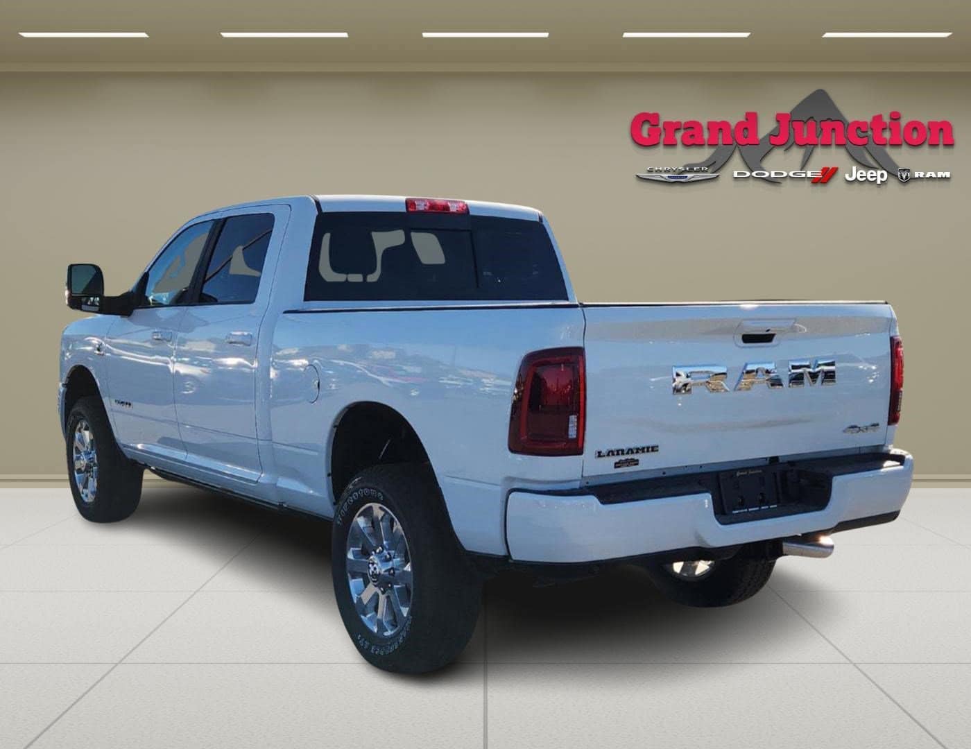 2026 RAM 2500 Laramie - Photo 6