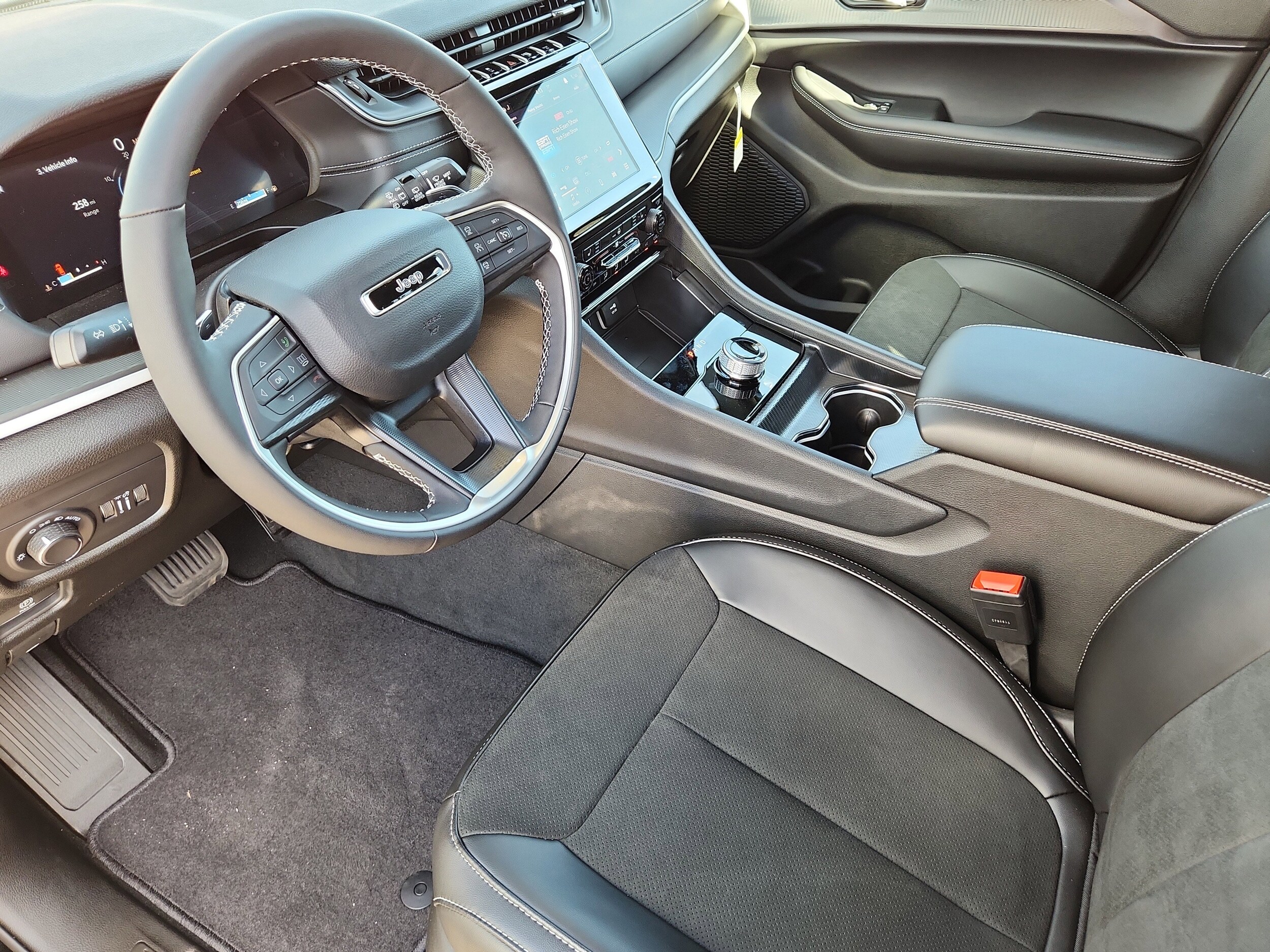 2025 Jeep Grand Cherokee L Altitude - Photo 11