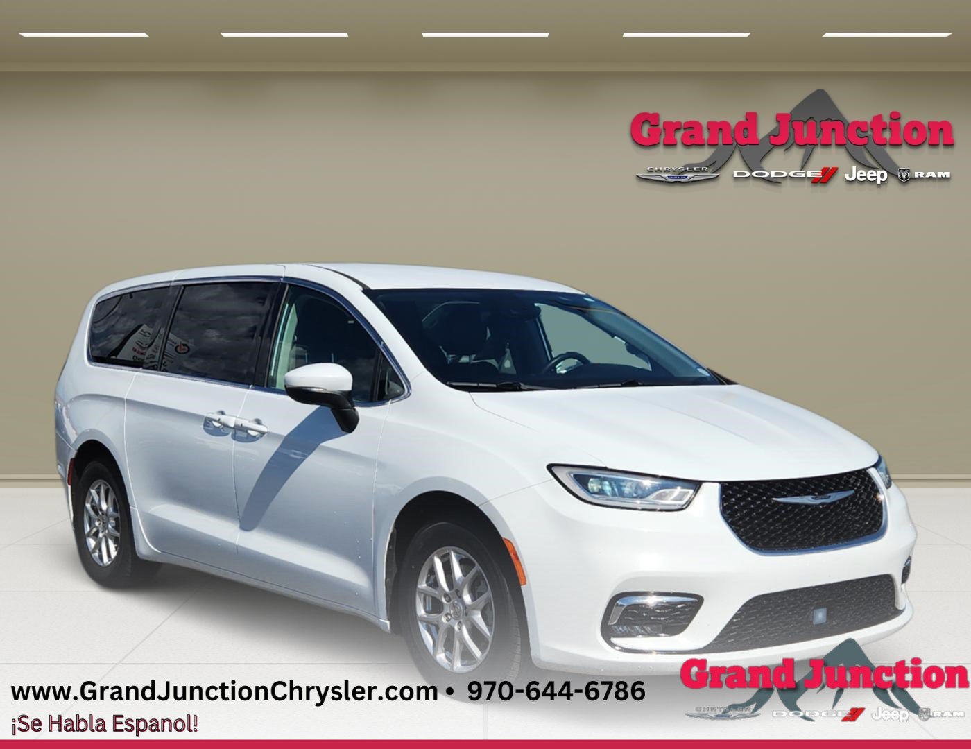  2023 Chrysler Pacifica Touring L FWD   