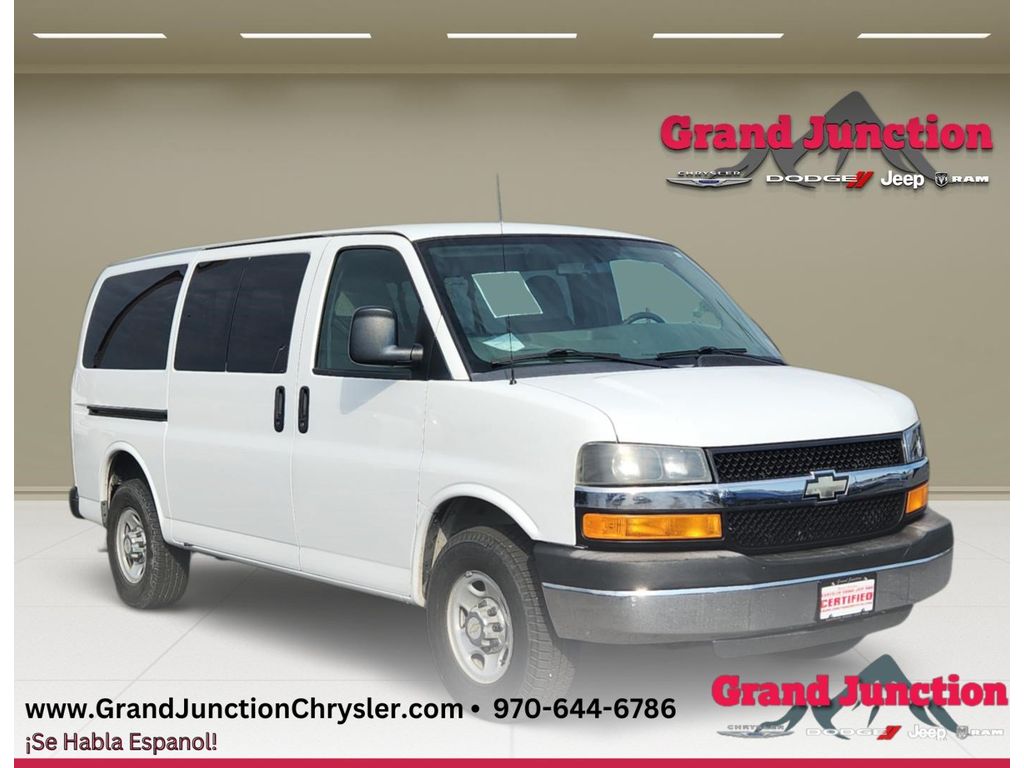  2012 Chevrolet Express Passenger 3500 1LT RWD   