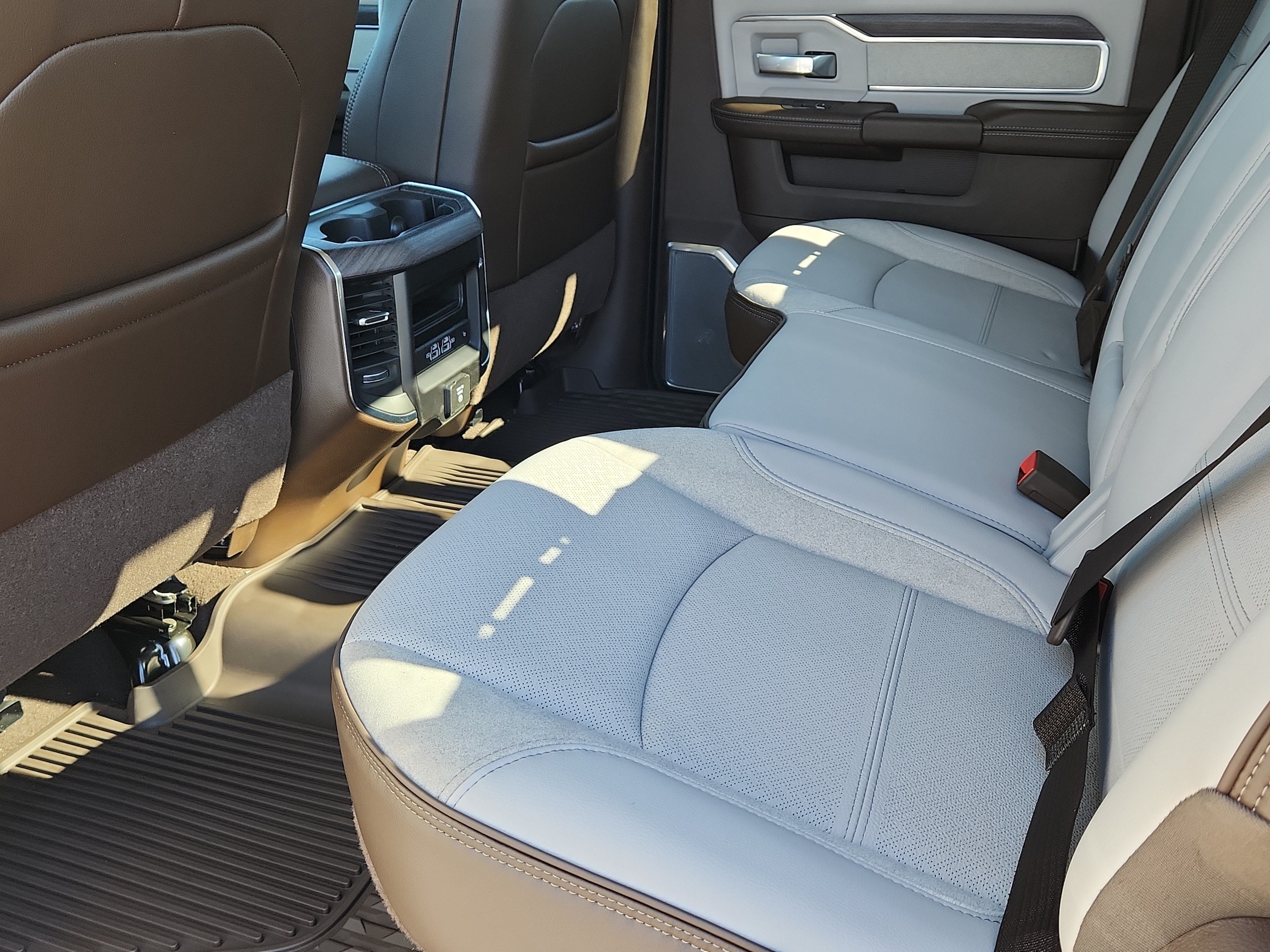 2026 RAM 2500 Laramie - Photo 12