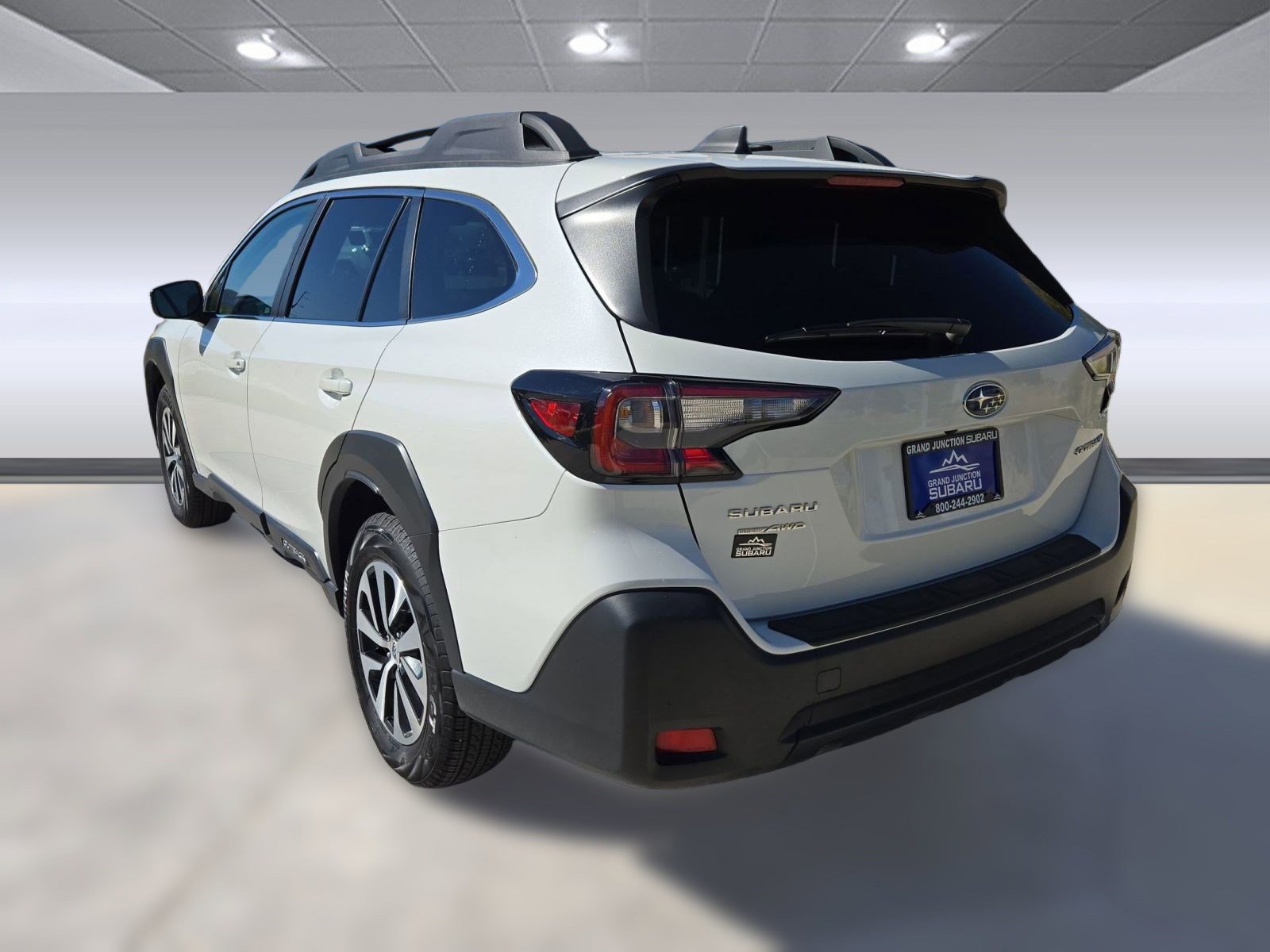 2025 Subaru Outback Premium photo 2