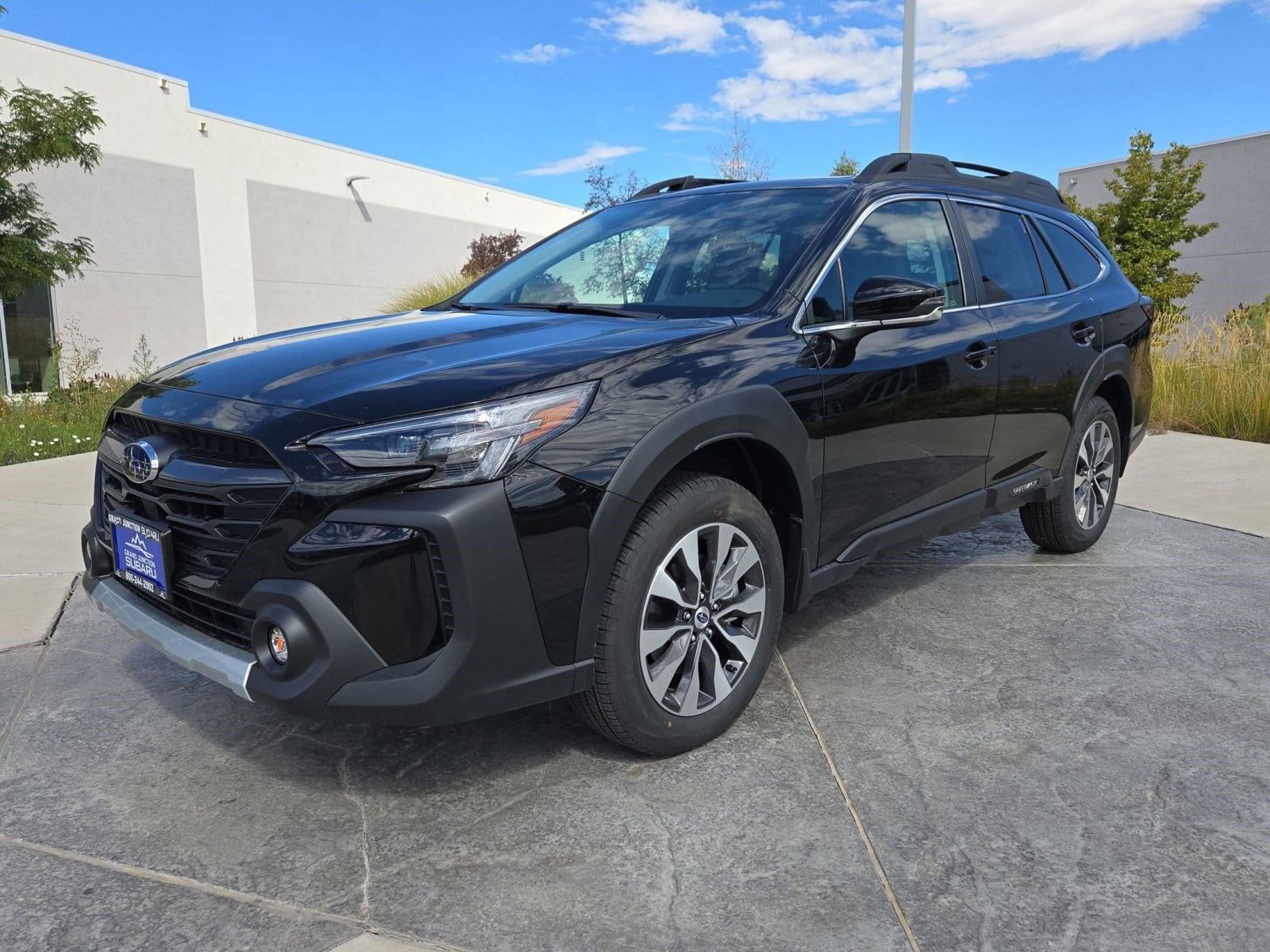 2025 Subaru Outback Limited's photo