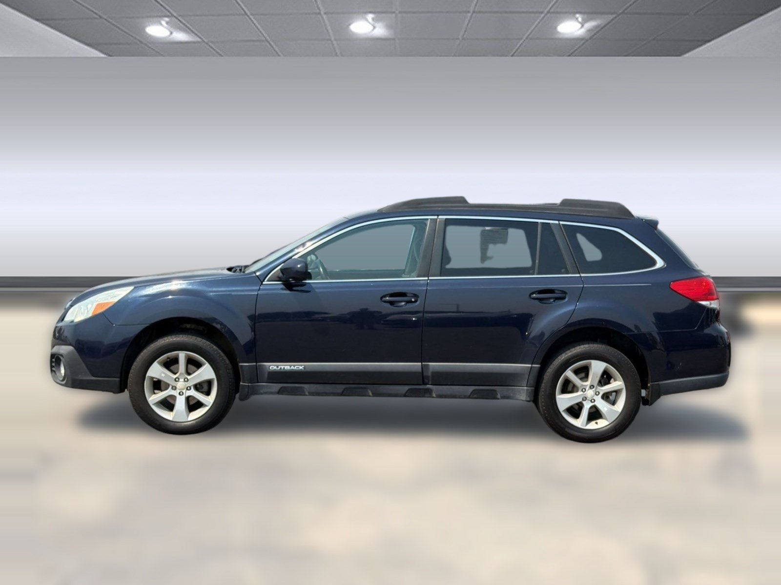 Used 2014 Subaru Outback 2.5i Premium with VIN 4S4BRCCC1E3252752 for sale in Grand Junction, CO