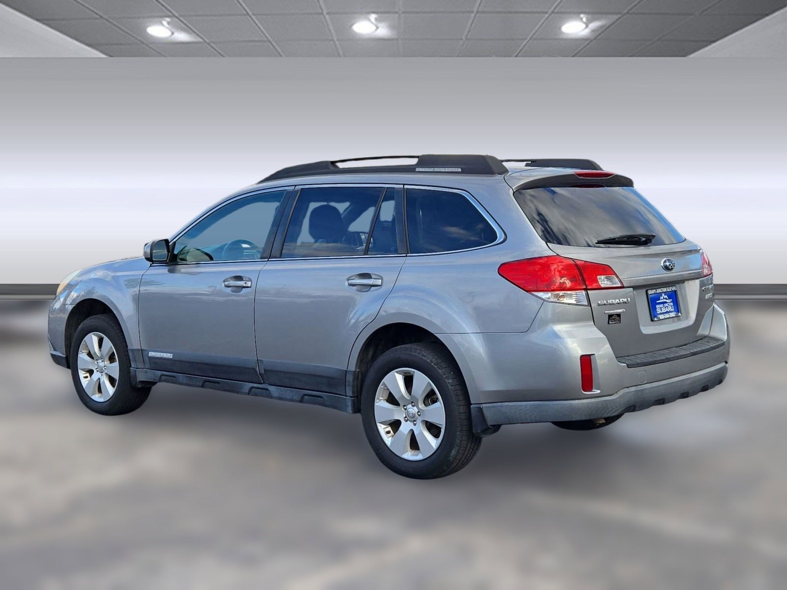 2011 Subaru Outback 2.5i Premium photo 3