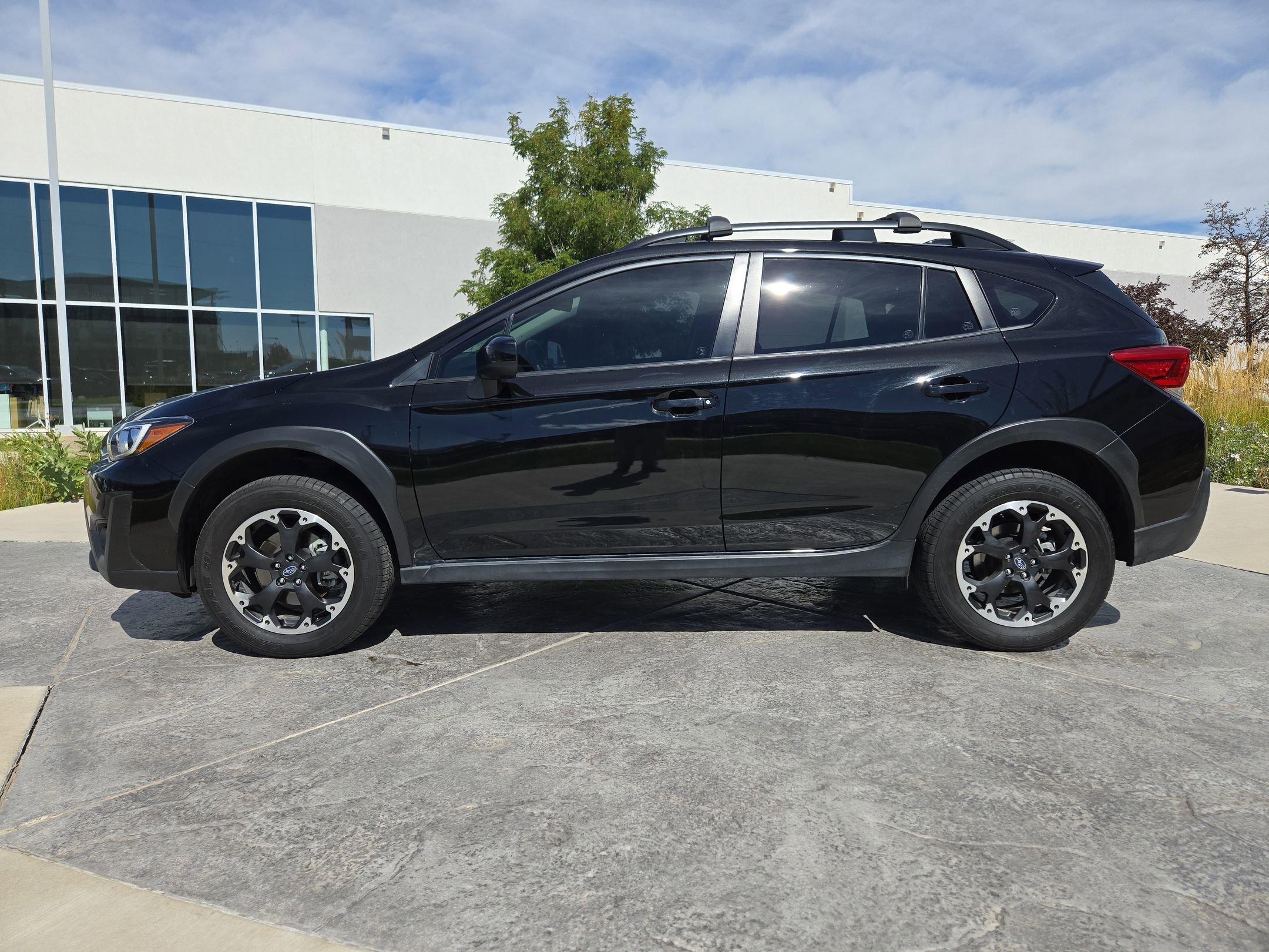 2023 Subaru Crosstrek Premium photo 2