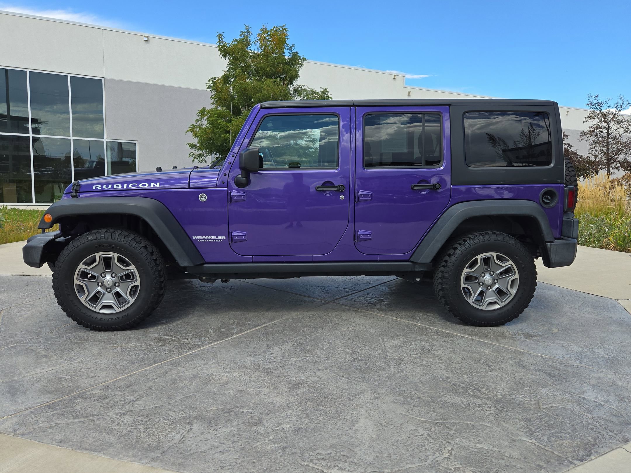 2017 Jeep Wrangler Unlimited Rubicon photo 2