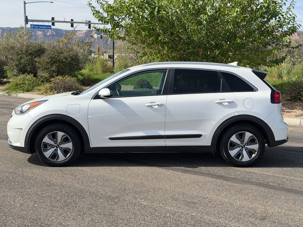 Used 2019 Kia Niro Plug-In Hybrid EX SUV