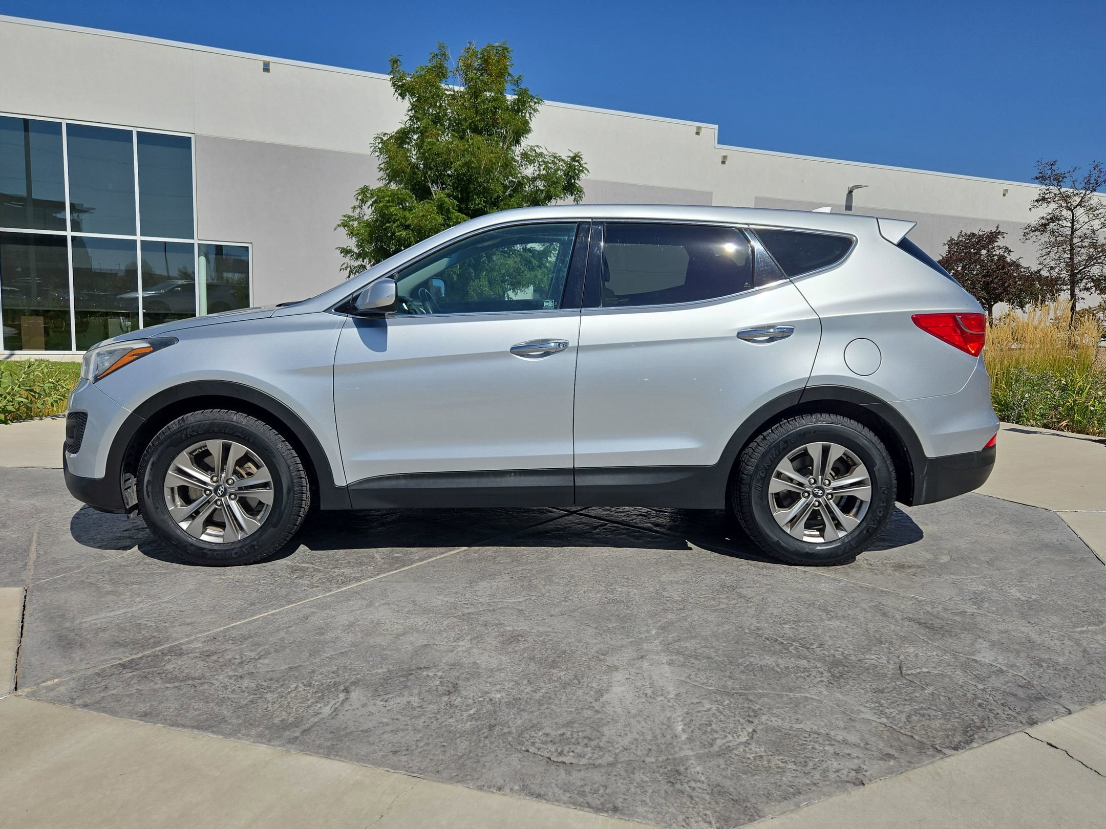 2015 Hyundai Santa Fe Sport GL photo 2