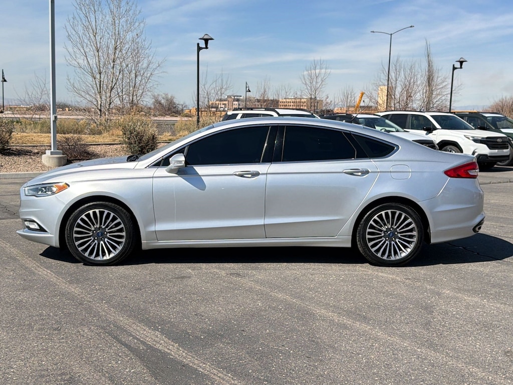 Used 2017 Ford Fusion SE Sedan
