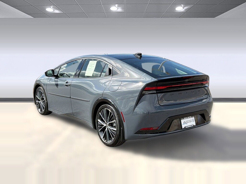 Used 2025 Toyota Prius XLE Hatchback