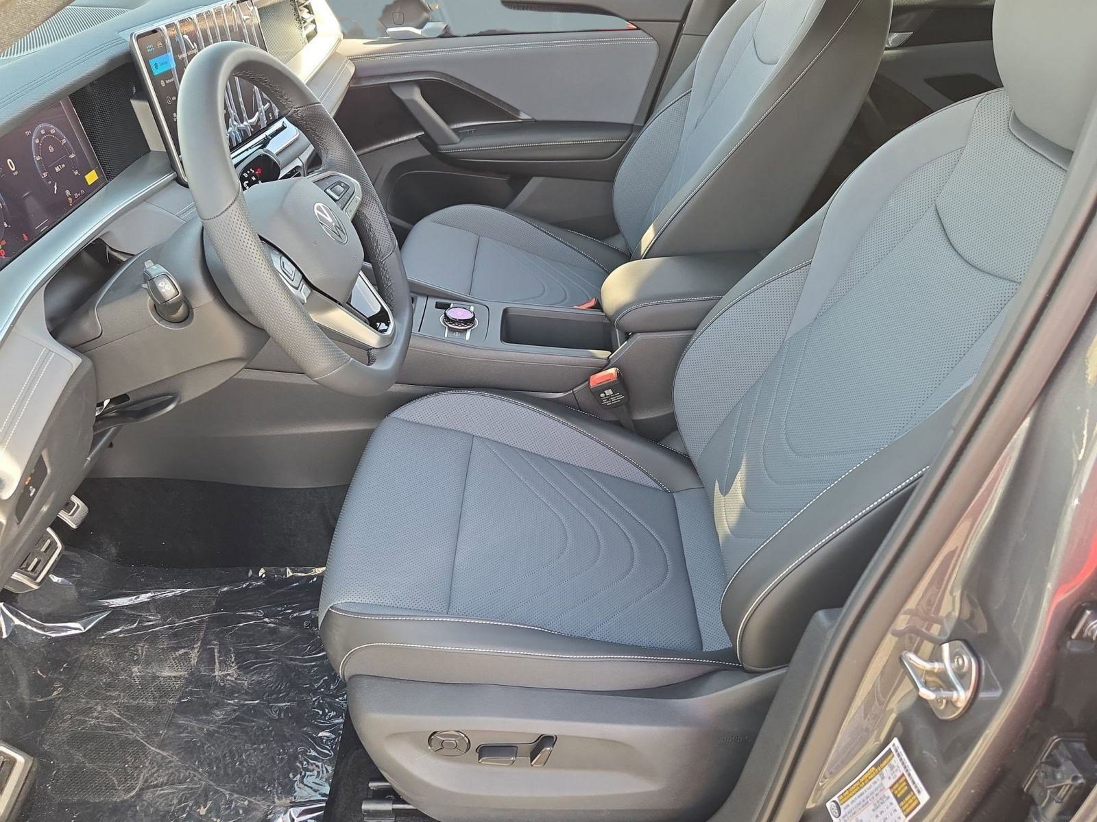 2025 Volkswagen Tiguan SE R-Line Black photo 4