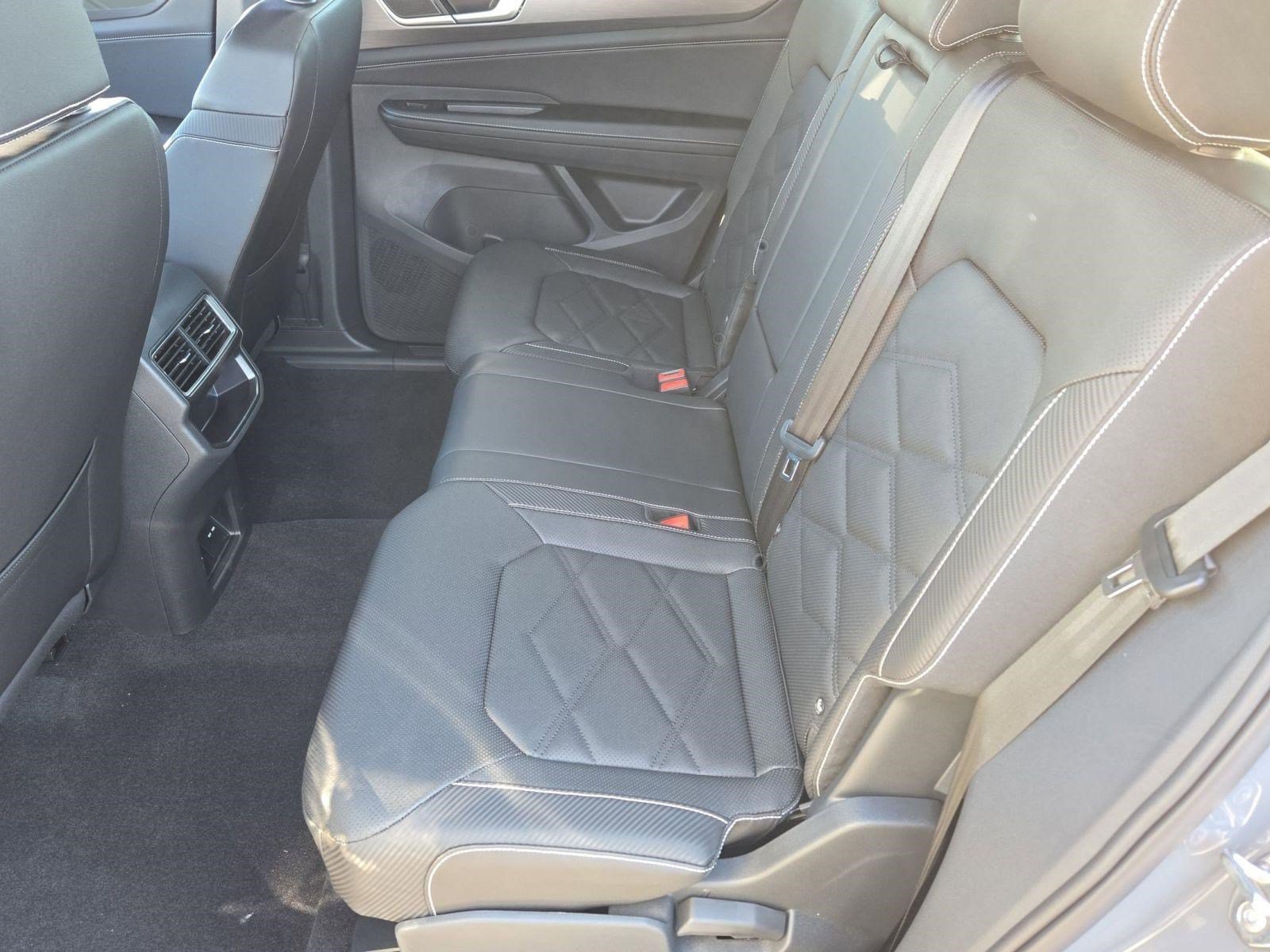 2026 Volkswagen Atlas Cross Sport SE w/Tech - Photo 12