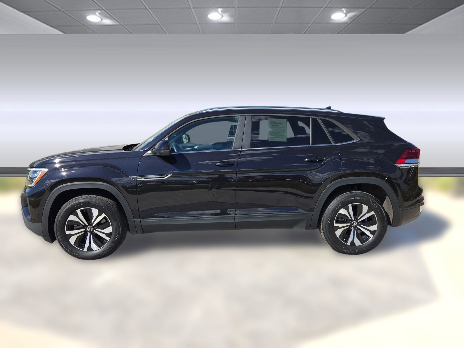 2024 Volkswagen Atlas Cross Sport SE photo 2