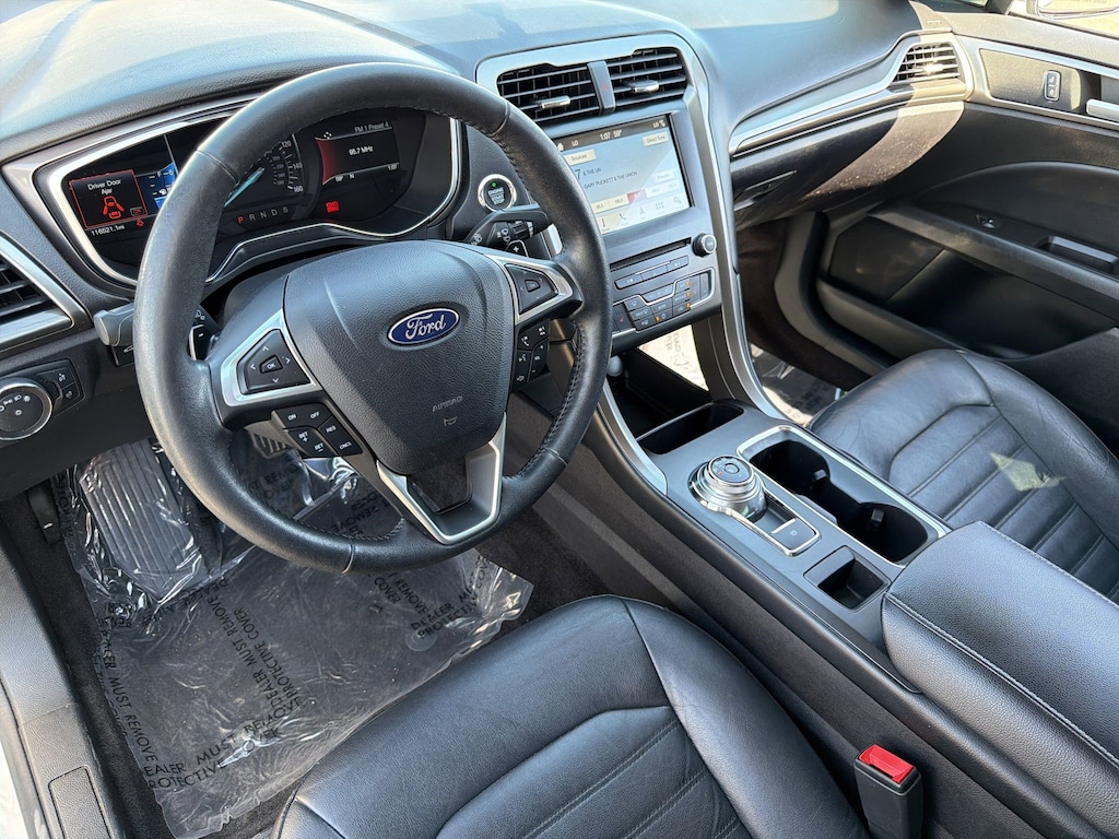 Used 2017 Ford Fusion SE Sedan