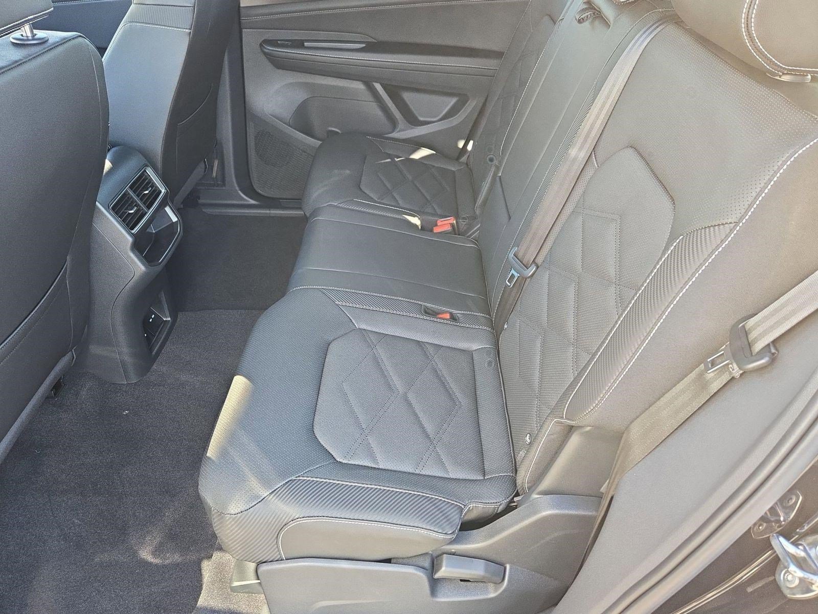 2026 Volkswagen Atlas Cross Sport SE w/Tech - Photo 11