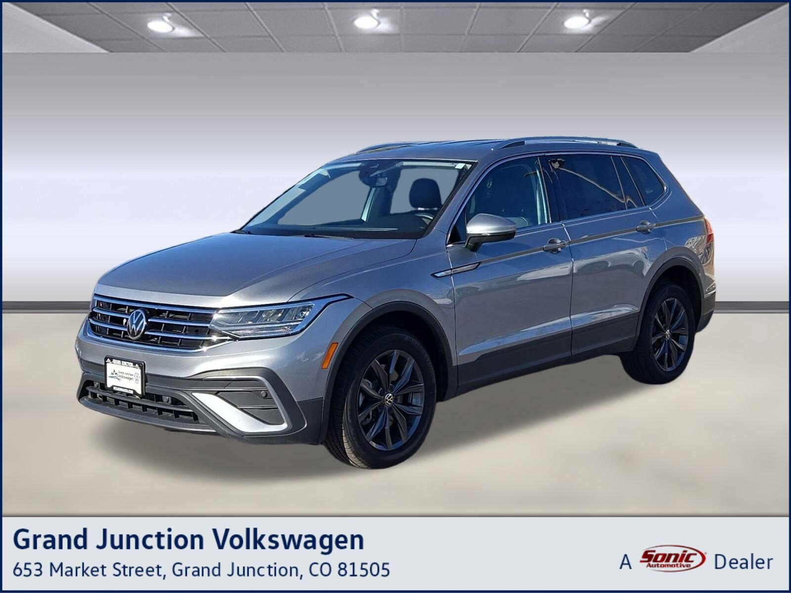 2022 Volkswagen Tiguan SE's photo