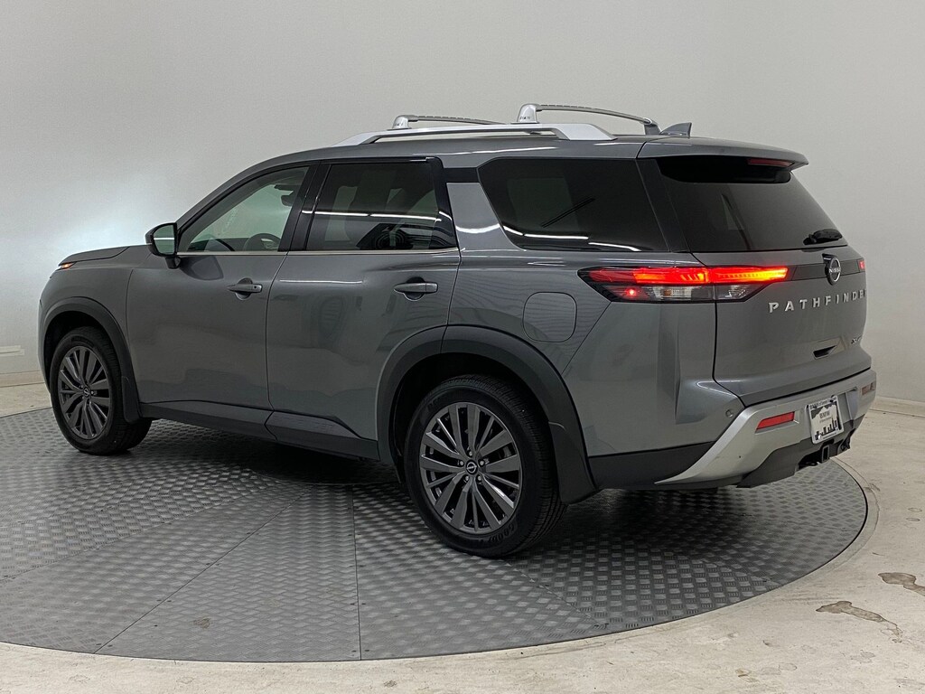 Used 2023 Nissan Pathfinder SL SUV