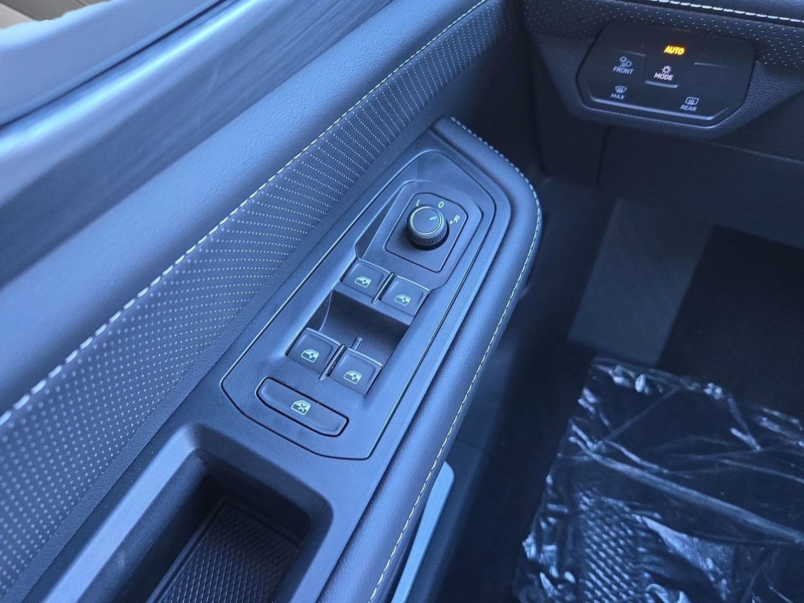 2026 Volkswagen Atlas Cross Sport SE w/Tech - Photo 11