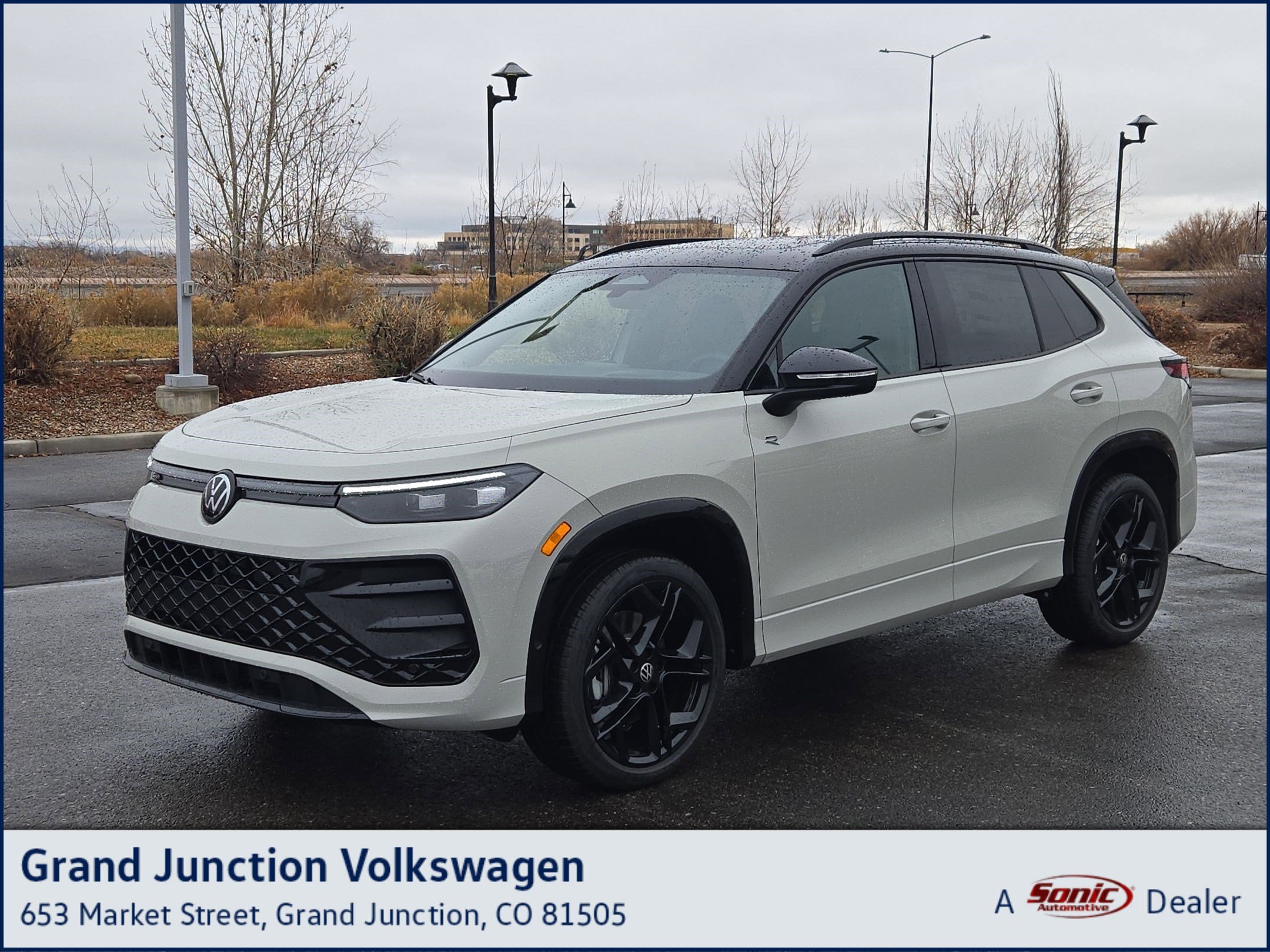 2026 Volkswagen Tiguan SE R-LINE BLACK's photo