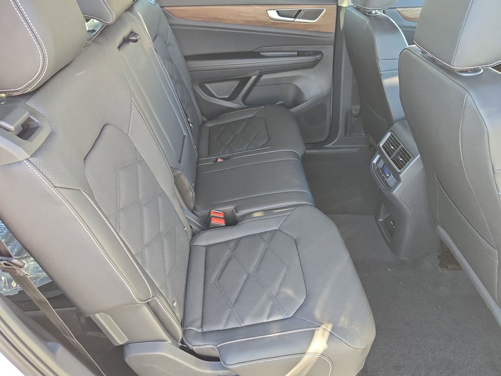 2026 Volkswagen Atlas SE - Photo 24