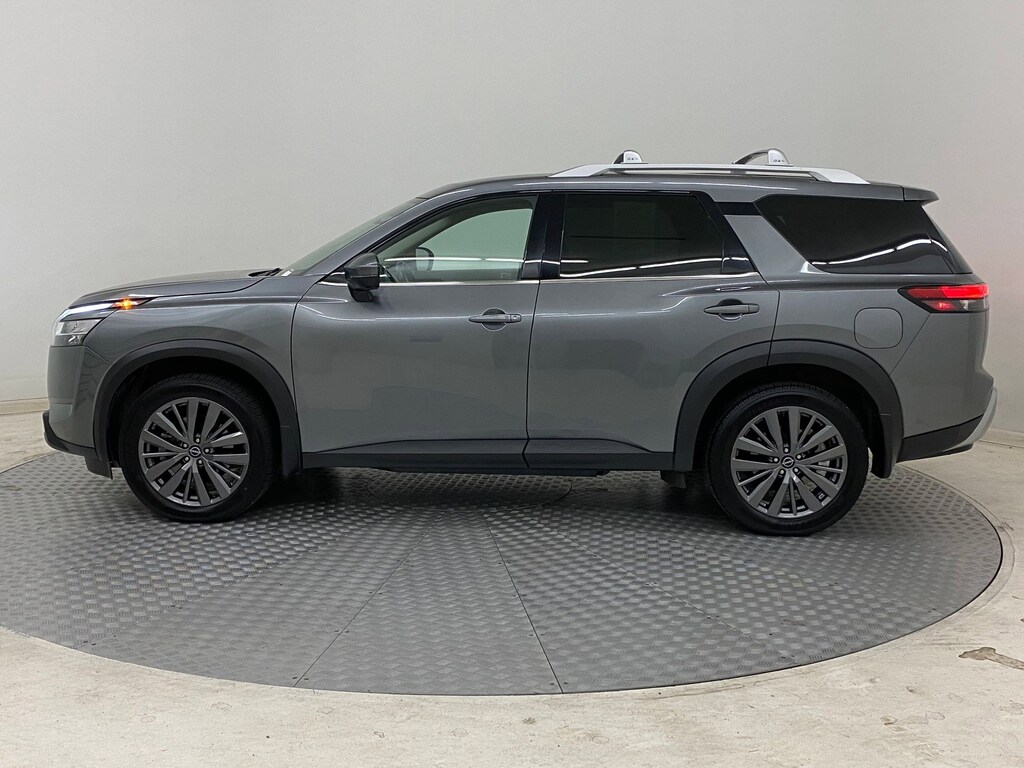 Used 2023 Nissan Pathfinder SL SUV