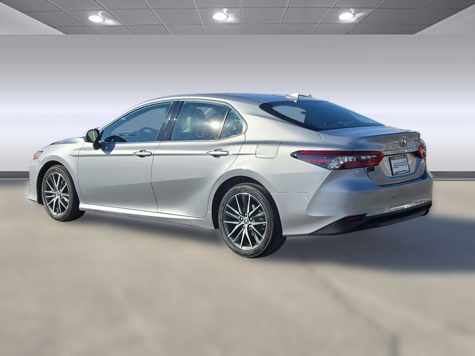 2023 Toyota Camry XLE photo 3
