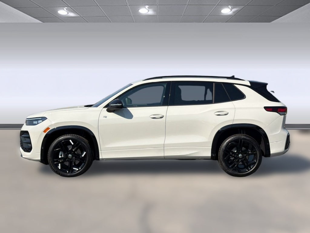 New 2026 Volkswagen Tiguan SE R-Line Black SUV