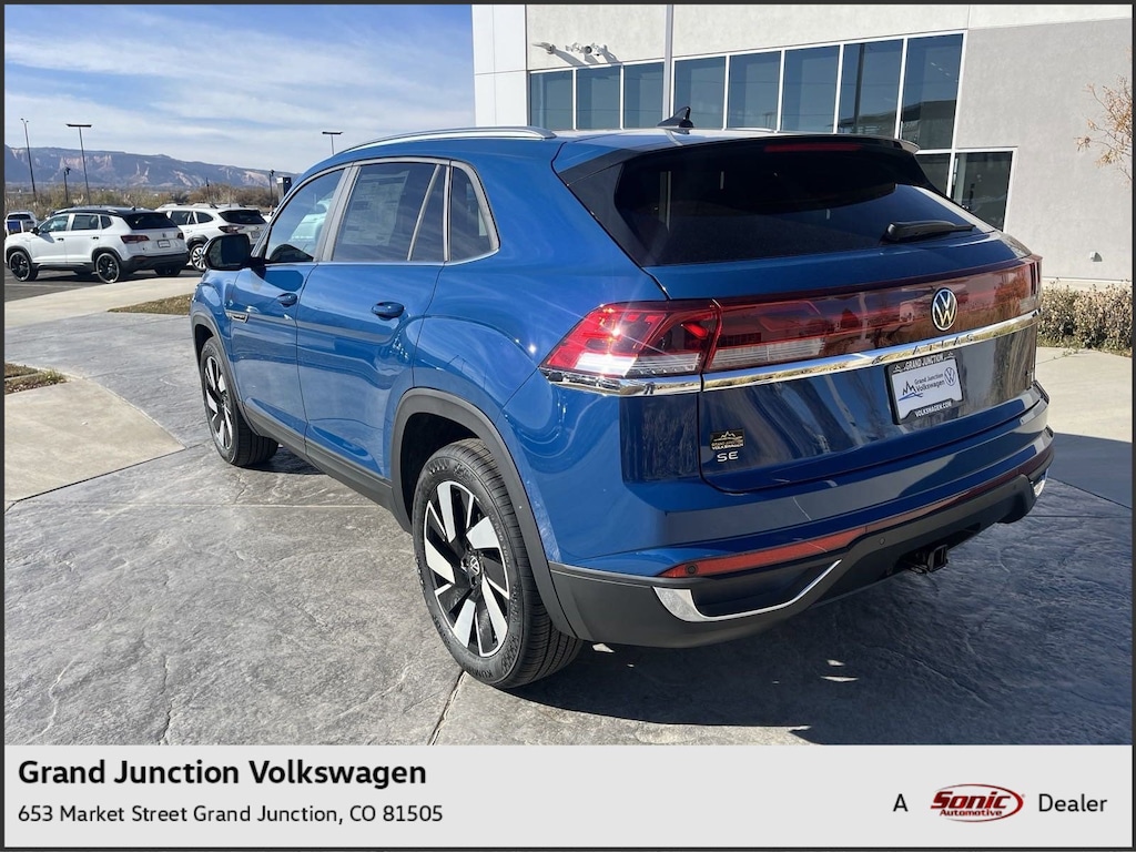 New 2025 Volkswagen Atlas Cross Sport 2.0T SE w/Technology SUV