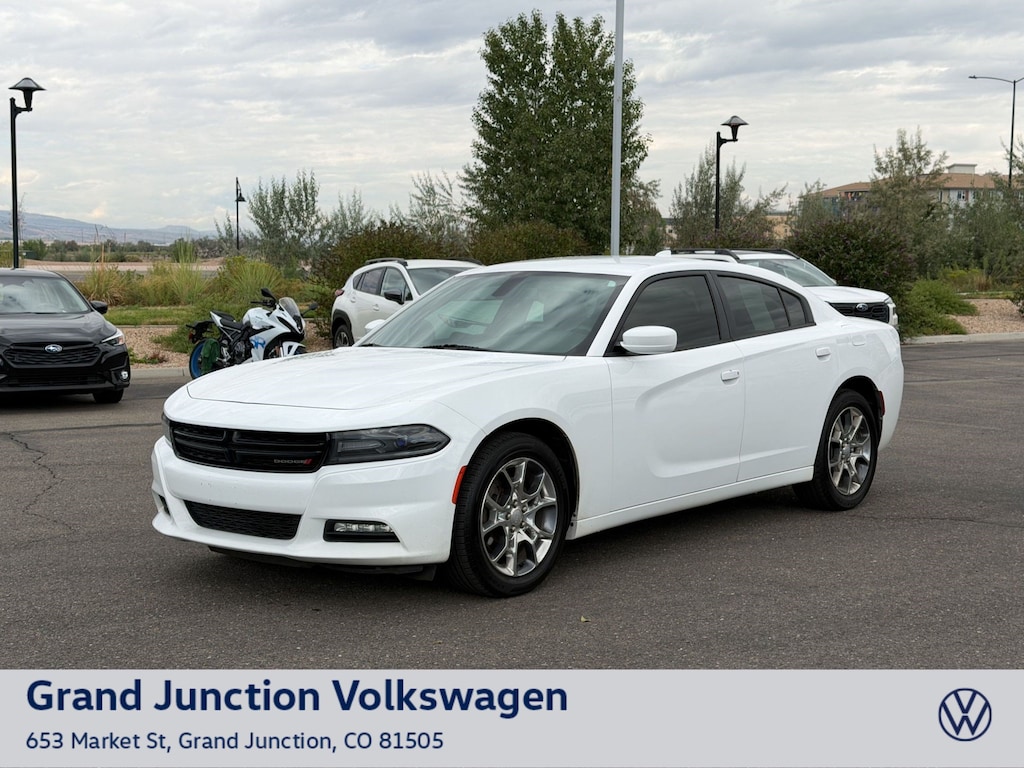 Used 2017 Dodge Charger SXT Sedan
