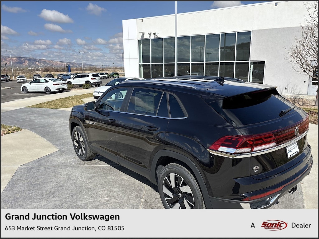 New 2025 Volkswagen Atlas Cross Sport 2.0T SE w/Technology SUV