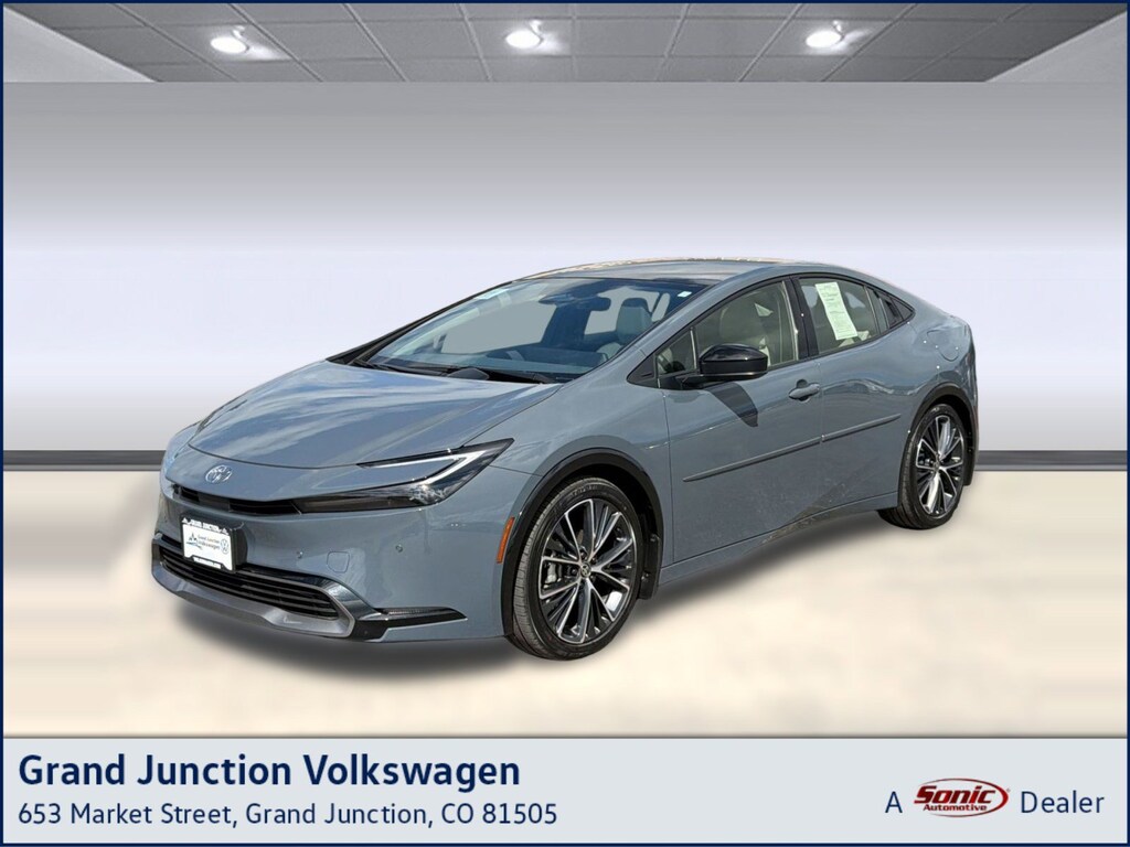 Used 2025 Toyota Prius XLE Hatchback