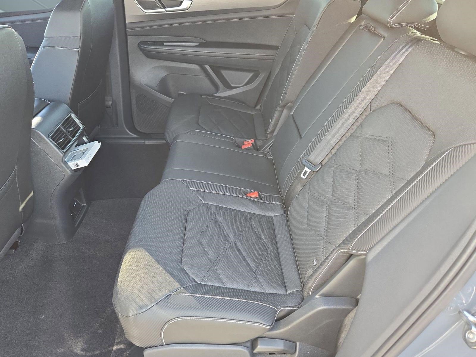 2026 Volkswagen Atlas Cross Sport SE w/Tech - Photo 11