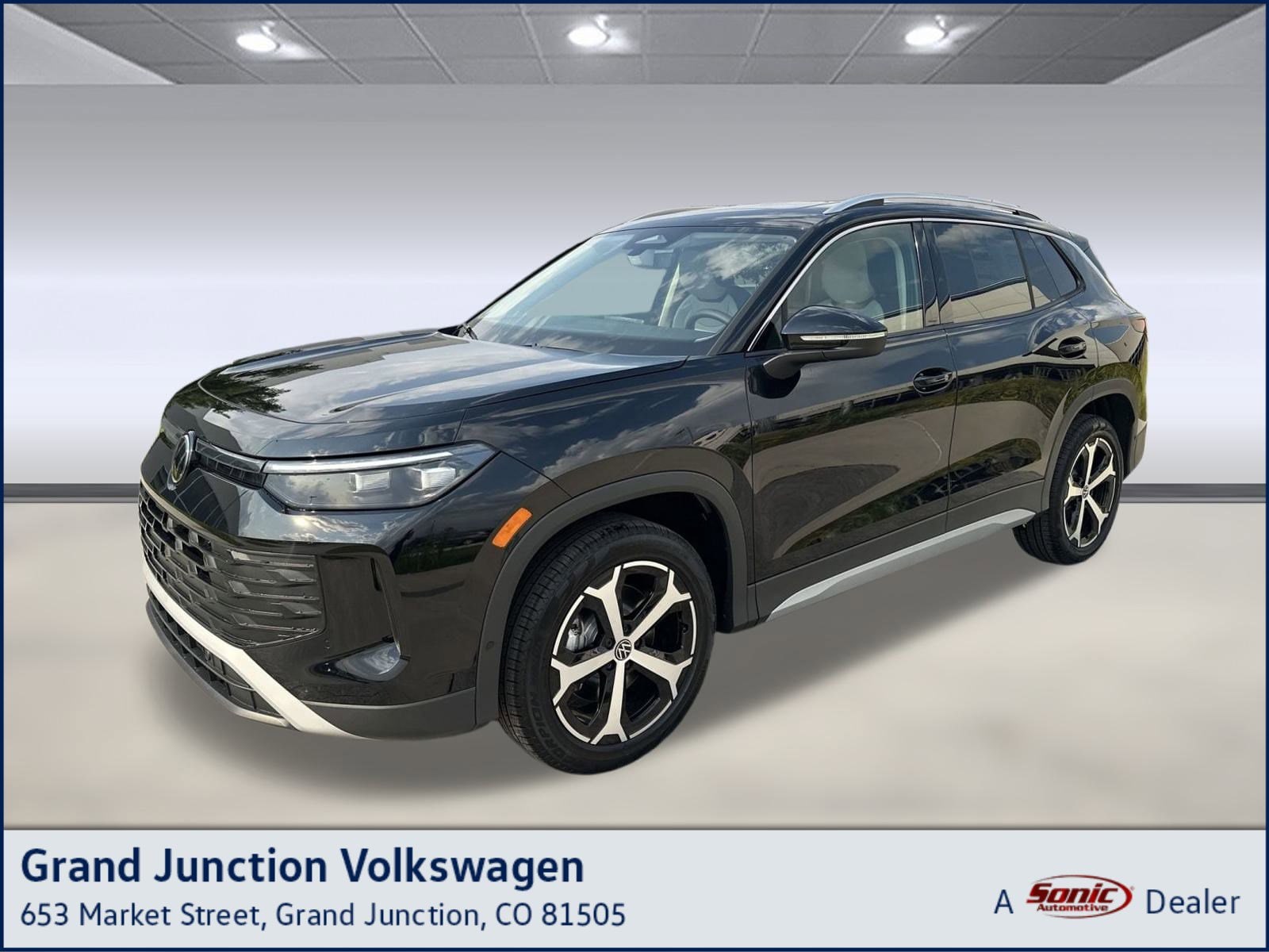 2025 Volkswagen Tiguan SE's photo