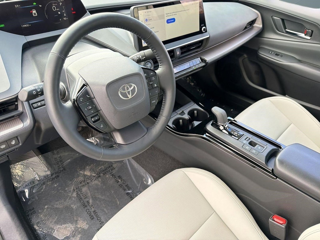 Used 2025 Toyota Prius XLE Hatchback