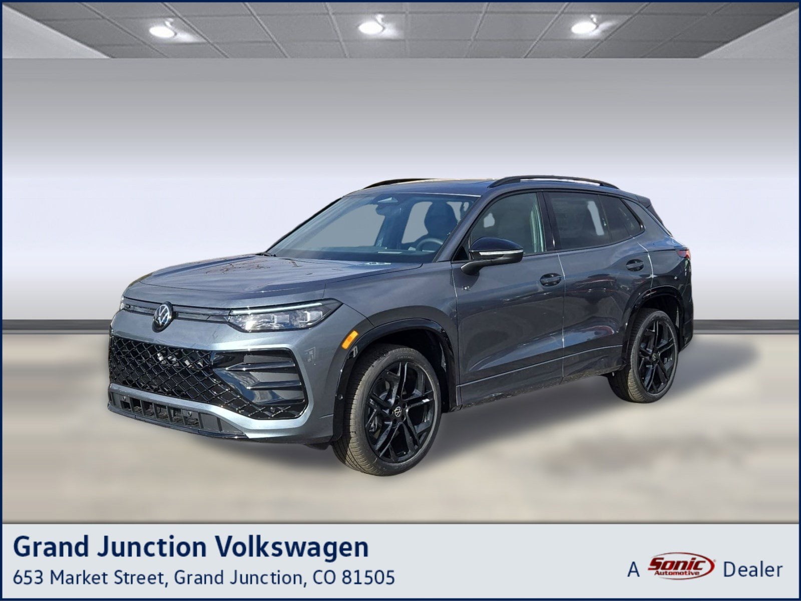 2026 Volkswagen Tiguan SE R-LINE BLACK's photo