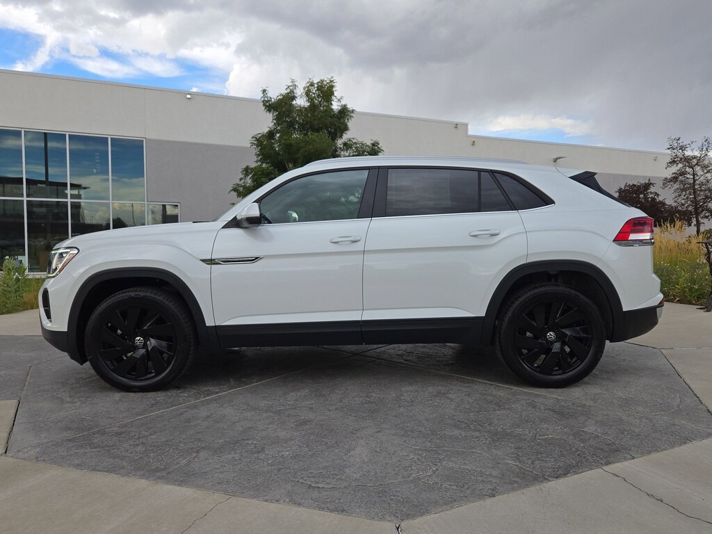 New 2026 Volkswagen Atlas Cross Sport 2.0T SE w/Technology SUV