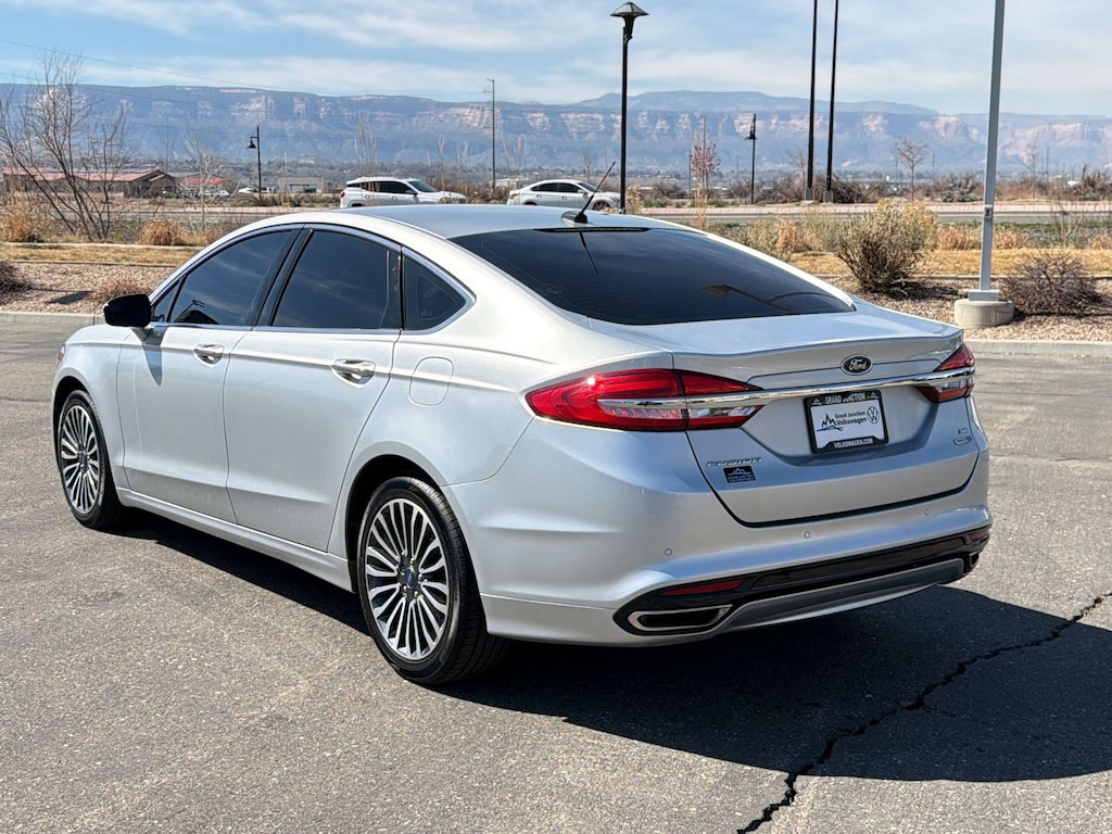 Used 2017 Ford Fusion SE Sedan