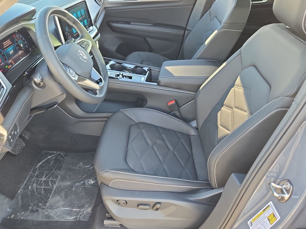 New 2026 Volkswagen Atlas Cross Sport 2.0T SE w/Technology SUV